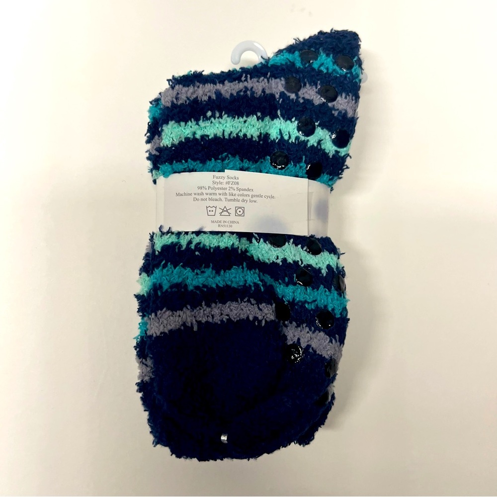 Fuzzy socks - Picture 2 of 5